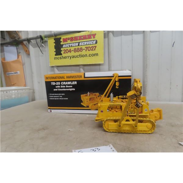 First Gear Construction Pioneer International TD 25 Crawler with Side Boom and Counterweight 1/25 S