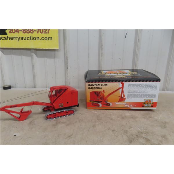 Spec Cast Vintage Construction Bantam C-35 Backhoe 1/25 Scale Die Cast in Box