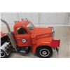 Image 3 : First Gear Construction Pioneers Mack B Model with Trailer 1/25 Scale Die Cast in Box