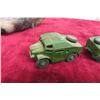 Image 11 : 10 Dinky Military Tanks Jeeps Guns Plus