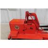 Image 3 : Doepke Model Toy Unit Gione Pressed Steel with Clamshell Bucket 1940s or 1950s 11" Machine, 18" Boo