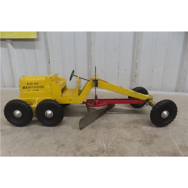 Slik-Toy MFG Road Grader Cast Aluminum and Steel 1950s or 1960s 18 1/2" by Lansing