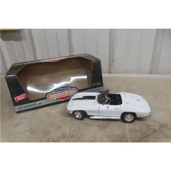 American Muscle 1967 Corvette 1/18 Scale Die Cast in Box