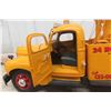 Image 4 : Highway 61 1/16 Scale Die-Cast 1948 International KB-5 Wrecker Tow Truck