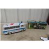 Image 1 : Shanghai SH120 Friction Vintage Ambulance, Tin, in Box