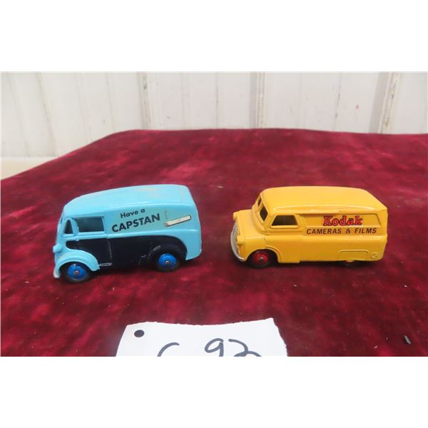 2 Dinky Vehicles: No. 465 Morris Commercial Van (1959) and Bedford 10 CWT Van (1954–1956), 1/43 Sca