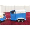 Image 3 : Corgi No. 109 Land Rover with Rice Trailer, 1/43 Scale (1960s–1970s)