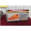 Image 13 : SpecCast Minneapolis-Moline Two Star Crawler Loader, 1/16 Scale Die-Cast, in Box