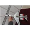 Image 14 : Tomiya DeLuxe Super Sonic Jet Liner No. 649, Tin Lithograph, Battery Operated, 19" Wingspan, 1960s