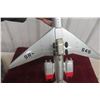 Image 16 : Tomiya DeLuxe Super Sonic Jet Liner No. 649, Tin Lithograph, Battery Operated, 19" Wingspan, 1960s