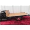 Image 3 : Highway 61 1948 International KB-5 Die-Cast Flatbed Truck, 1/16 Scale