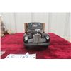 Image 4 : Highway 61 1948 International KB-5 Die-Cast Flatbed Truck, 1/16 Scale