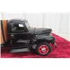 Image 7 : Highway 61 1948 International KB-5 Die-Cast Flatbed Truck, 1/16 Scale