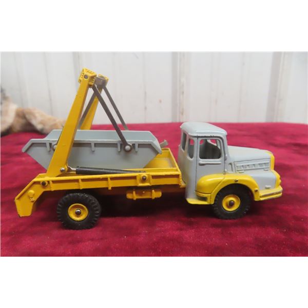 Dinky Supertoys No. 38A Unit Rolletrailer and Muir-Hill Skip Loader Truck, 1/43 Scale (1957–1959)