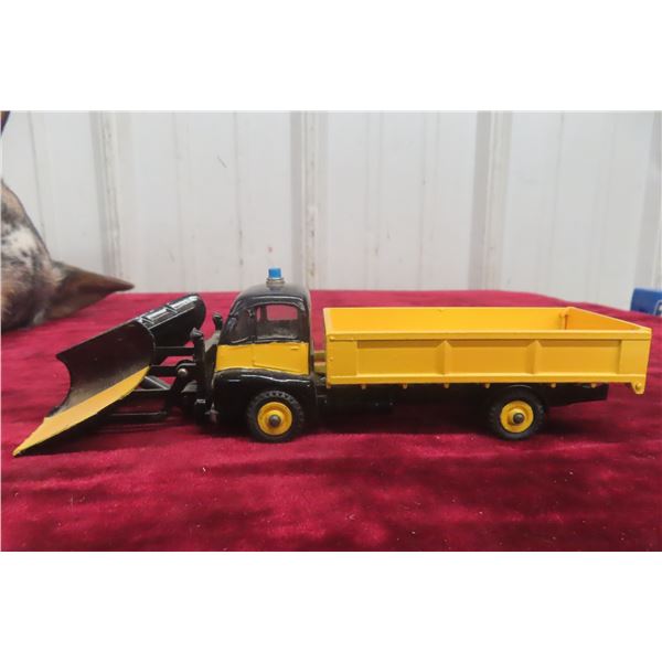Dinky Supertoys No. 958 Guy Warrior Snowplow, 1/43 Scale (1960–1966)