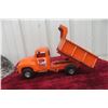 Image 10 : Buddy L Construction Company Pressed Steel Dump Truck (1950s–1960s), 13 1/2"