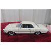 Image 2 : 2 Die Cast Cars, 1/18 Scale: 1964 Buick Riviera and 1970 Chevrolet El Camino SS