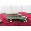 Image 5 : 2 Dinky Trucks, 1/43 Scale: No. 25B Covered Wagon (1935–1941) and Dodge Covered Wagon
