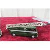 Image 5 : 2 Dinky Supertoy Models, 1/43 Scale: No. 969 TV Retaining Mast Vehicle and TV Mobile Control Unit