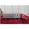 Image 12 : 2 First Gear 1/34 Scale Die Cast Semi Trucks and Trailers, Canadian Pacific