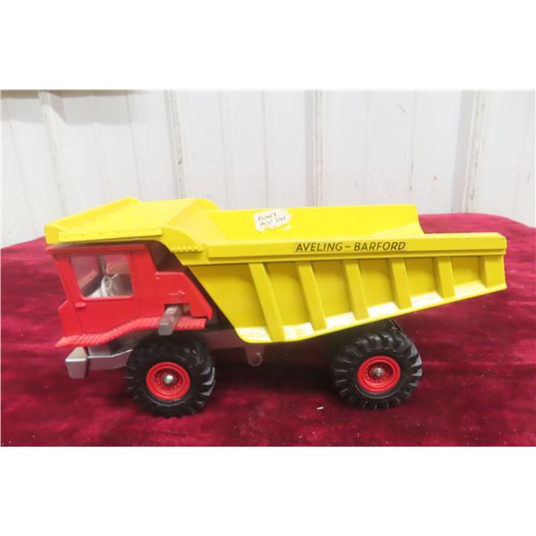 Dinky Toys Aveling Barford Centaur Dump Truck 924 7" x 3" x 3 1/2"