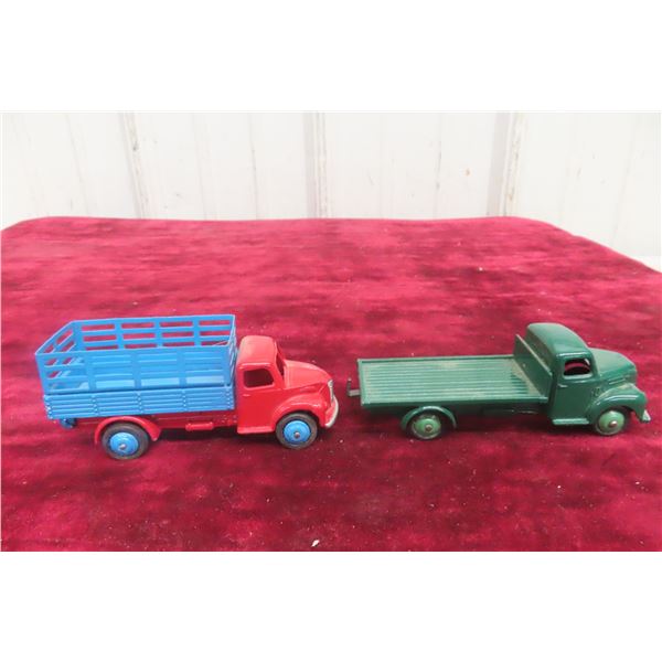 2 Dinky Toys 1/43 343 Dodge Wagon 1954–64 and 422 Fordson Thames Truck