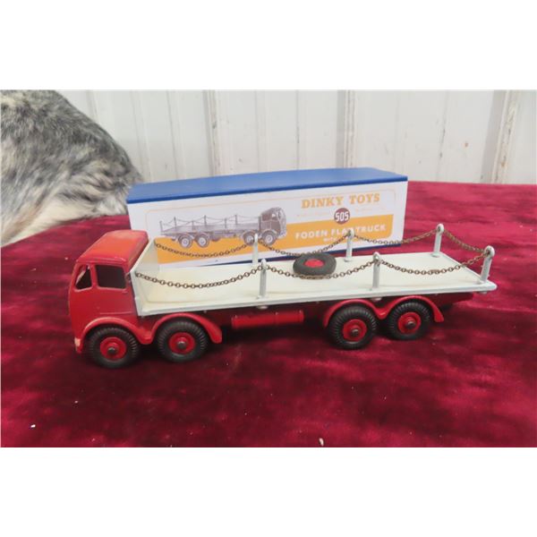 Dinky Super Toy 905 Foden Flat Deck with Chains and Box 1/43