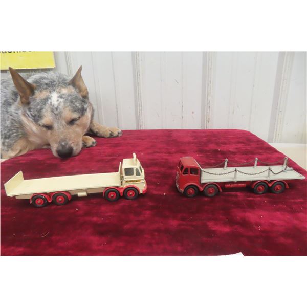 2 Dinky Super Toys 1/43 905 Foden Flat with Chains 1959–69 and Leyland Octopus 934 with Schweppes D
