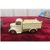 Image 2 : 2 Dinky 1/43 Bedford End Tipper 410 1940s and 428 Farm Truck 1955