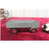 Image 3 : 2 Dinky 1/43 Bedford End Tipper 410 1940s and 428 Farm Truck 1955