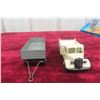 Image 4 : 2 Dinky 1/43 Bedford End Tipper 410 1940s and 428 Farm Truck 1955