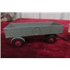 Image 7 : 2 Dinky 1/43 Bedford End Tipper 410 1940s and 428 Farm Truck 1955
