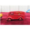 Image 3 : 2 Dinky 1/43 260 Royal Mail Morris 1955–61 and Gardeners Van Lorry