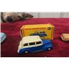 Image 4 : 3 Dinky Cars 1/43 105 Triumph 1/76 067 Austin Taxi and 1/76 061 Ford Prefect