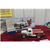 Image 1 : Franklin Mint 1/24 Scale Die Cast and Box Limited Edition 9900 2000 Xmas Truck