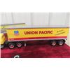 Image 4 : 2 First Gear 1/34 Scale Semi Truck and Trailer Union Pacific Illinois California Express