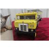 Image 8 : 2 First Gear 1/34 Scale Semi Truck and Trailer Union Pacific Illinois California Express