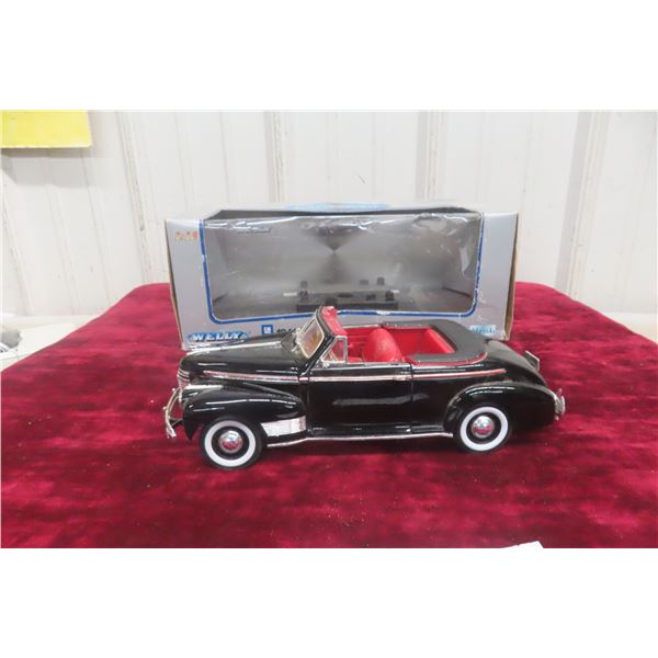 Welly 1941 Chevy Special Deluxe 1/18 Scale Die-Cast with Box
