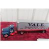 Image 5 : 2 First Gear 1/34 Scale Die-Cast Semi Truck and Trailer: Yale Transport and Werner Transport