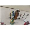 Image 4 : Dinky Die-Cast Gas Pumps and Traffic Signs, 15 Pieces