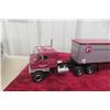 Image 7 : 2 First Gear 1/34 Scale Die-Cast Semi Trucks and Trailers