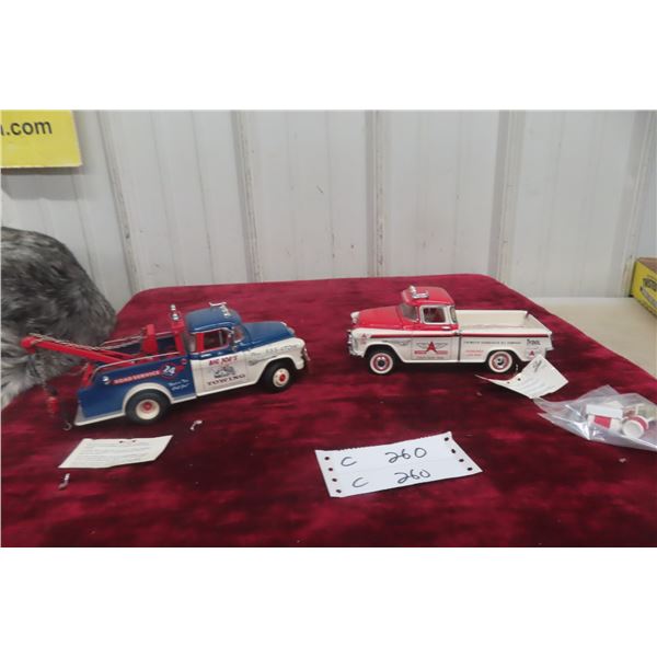 2 Franklin Mint 1/24 Scale Die-Cast Vehicles