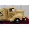 Image 2 : Otaco Minitoy Beaver Lumber Truck, Pressed Steel, 1956, 18" Long