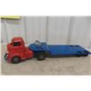 Image 5 : GMC Truck and Fivehook Lowboy Trailer, 1950s, Pressed Steel and Die-Cast, 24" Long