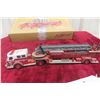 Image 2 : Corgi American La France Aerial Ladder Truck, Limited Edition, 1/50 Scale, with Box