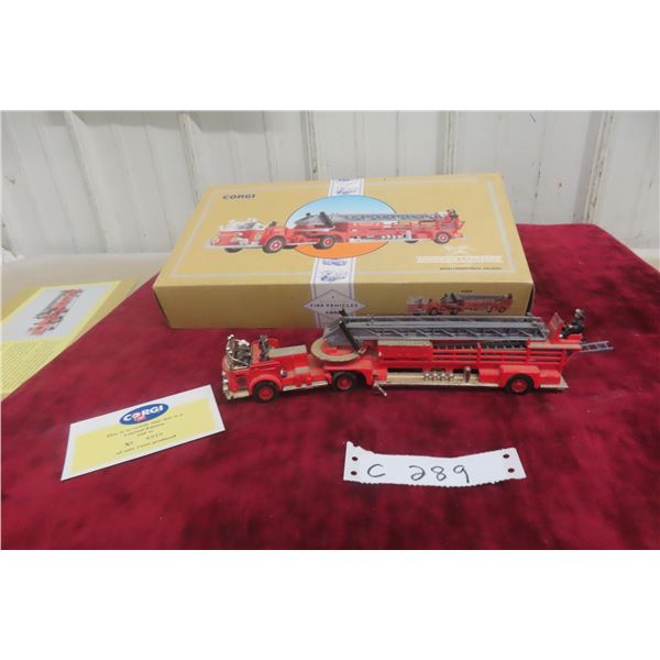 Corgi American La France Aerial Ladder Truck, Limited Edition 6910 of 7500, 1/50 Scale, with Box