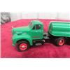 Image 3 : Corgi Classics Mack B Series Semi Skirted Tanker, 1/50 Scale, Die-Cast, with Box