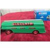 Image 4 : Corgi Classics Mack B Series Semi Skirted Tanker, 1/50 Scale, Die-Cast, with Box