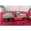 Image 6 : 2 Corgi 1/43 Scale Die-Cast: Holmes Wrecker Tow Truck (1970, No. 1142) and No. 31014 Diamond T Ball