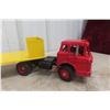 Image 7 : Hubley Ford C-900 CO Les Truck and Trailer, 1960s, 24" Long